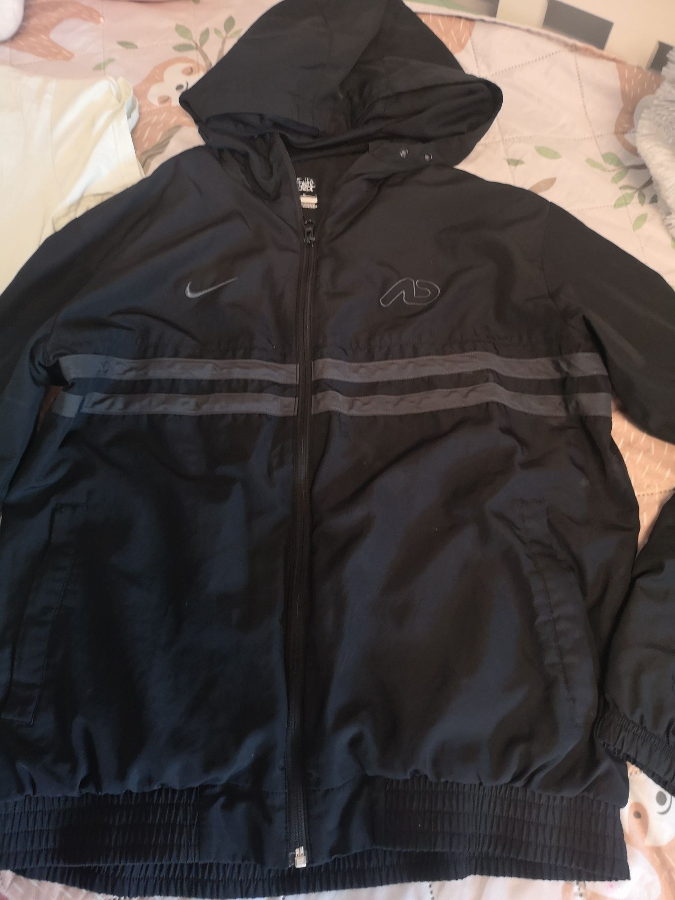 Kurtka Wiatrówka Nike r. M