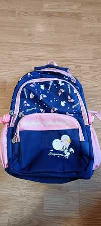 Plecak szkolny dla dziewczynki wielokomorowy