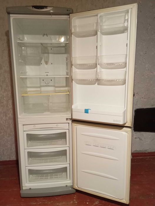 Продам холодильник LG
