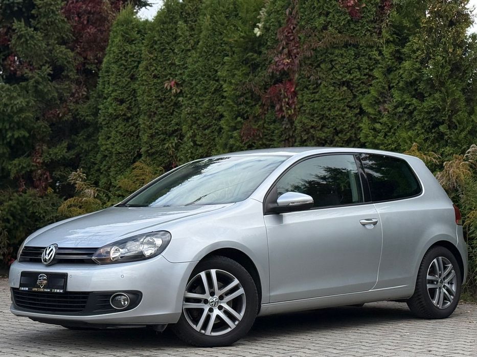Volkswagen Golf AUTOMAT!! / Czujniki parkowania przód tył / Po opłatach / Serwisowane