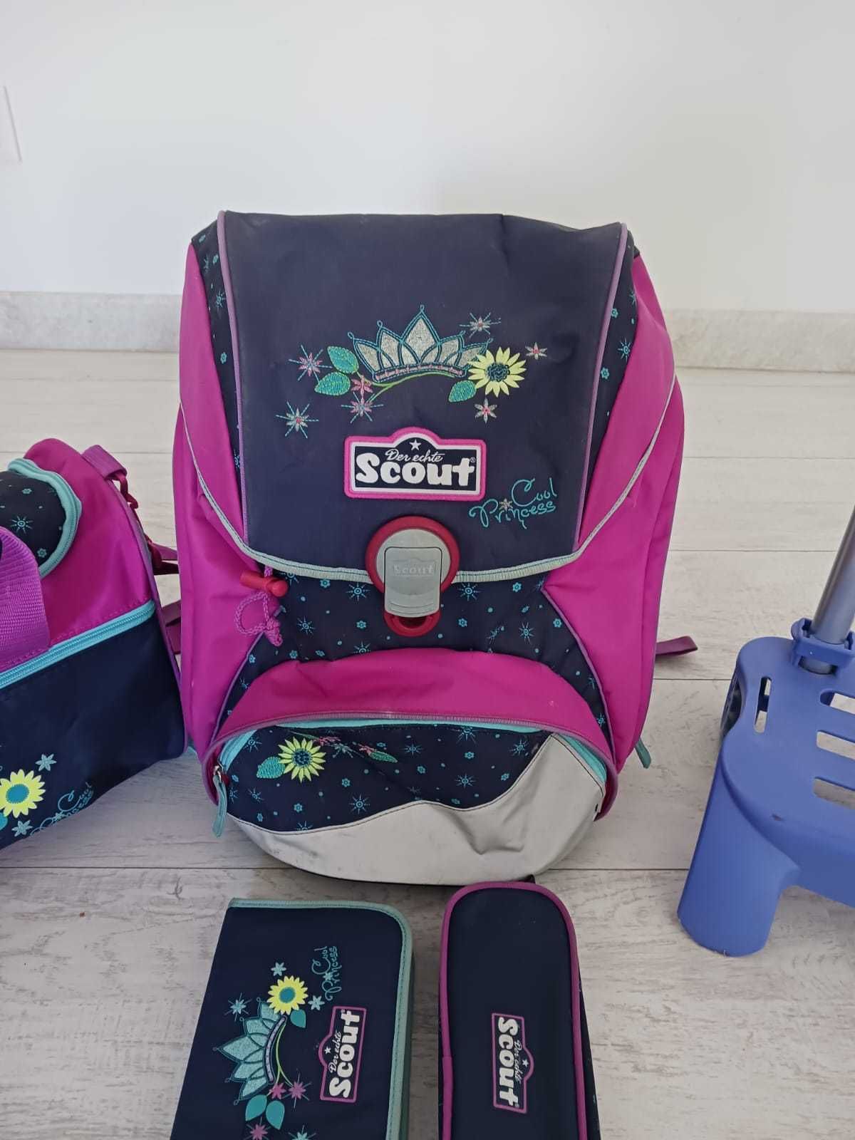 Mochila escolar SCOUT 4 artigos com carrinho