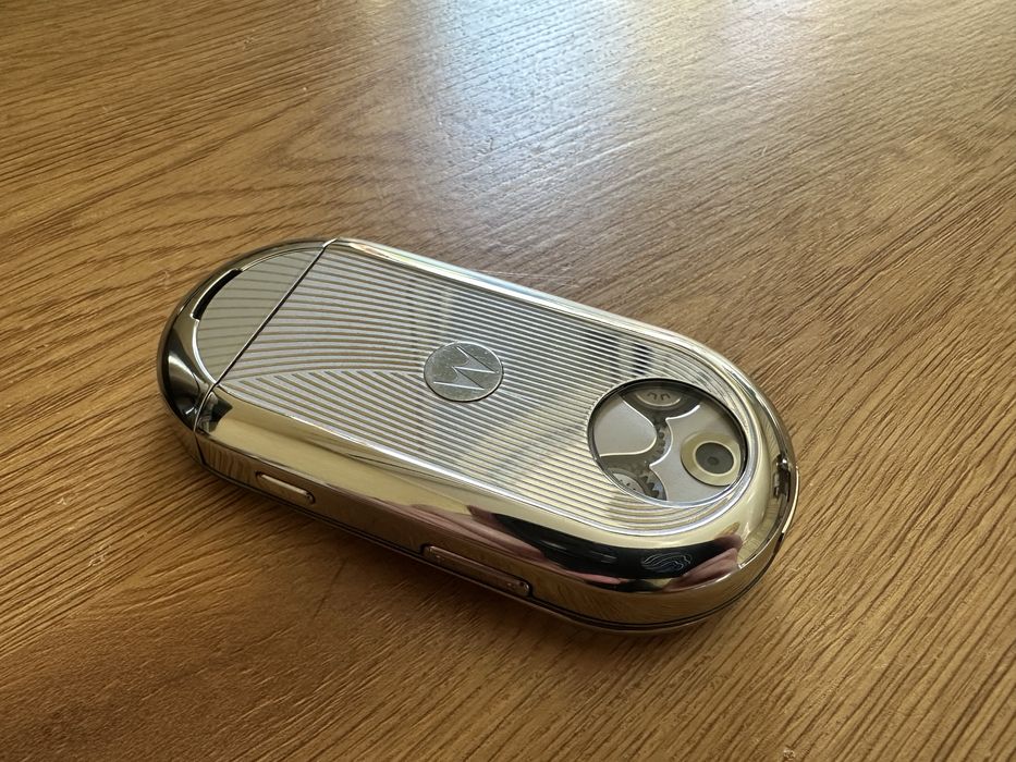 Motorola AURA новое состояние