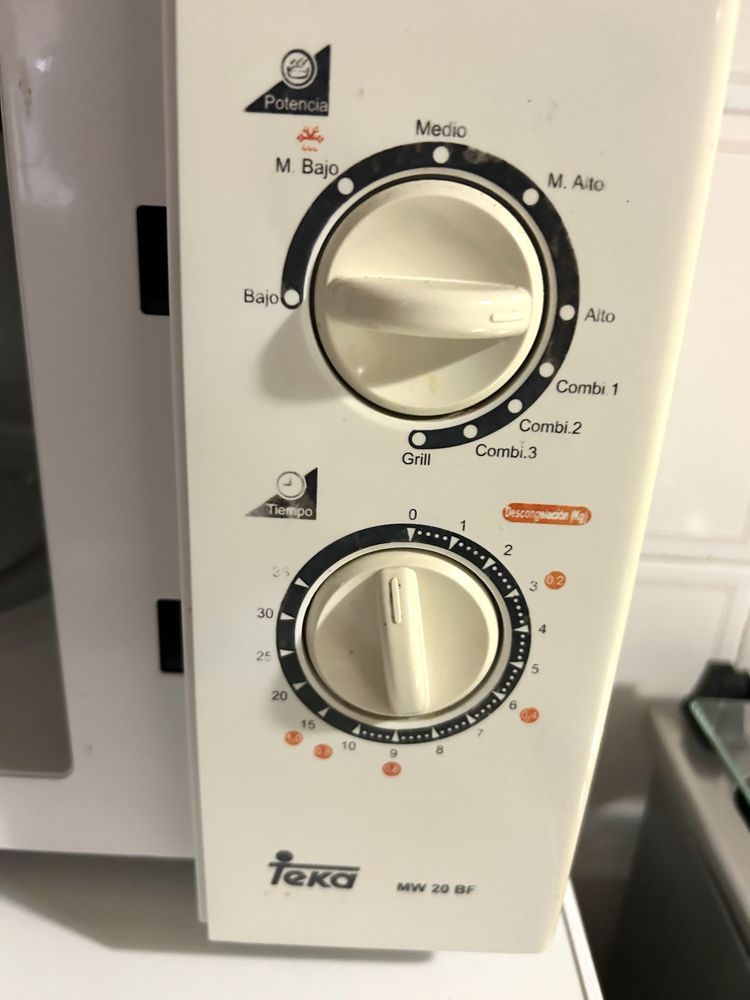 Micro-ondas com grill Teka