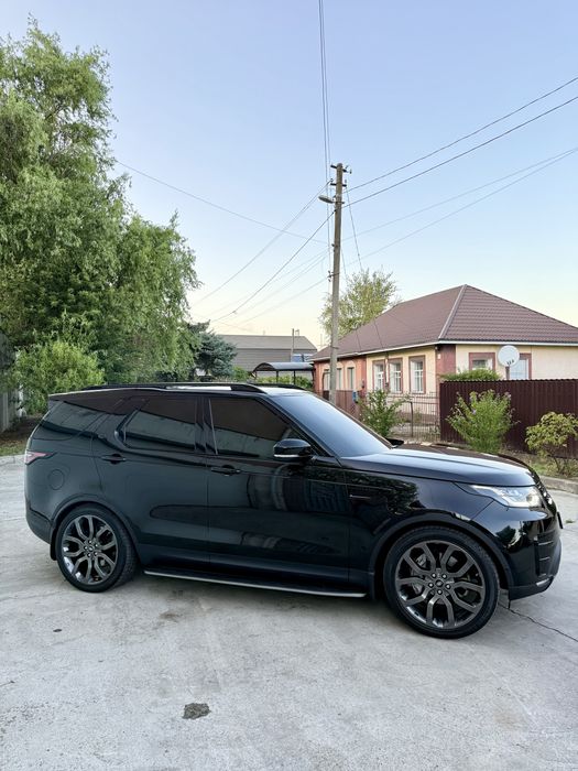 Land rover discovery 5