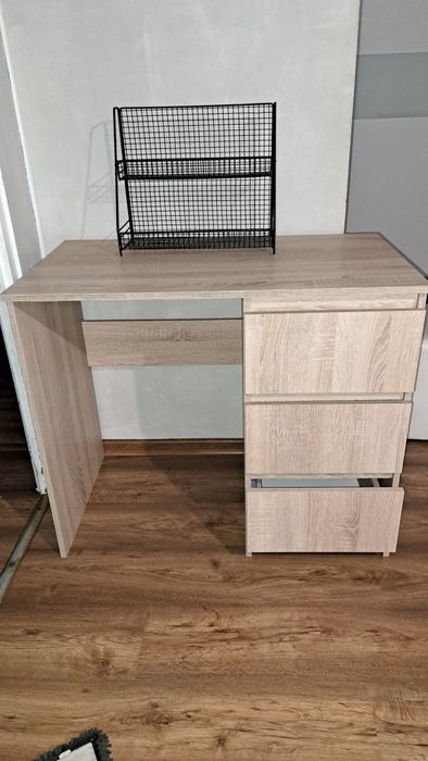 Biurko dąb sonoma z czarna półką