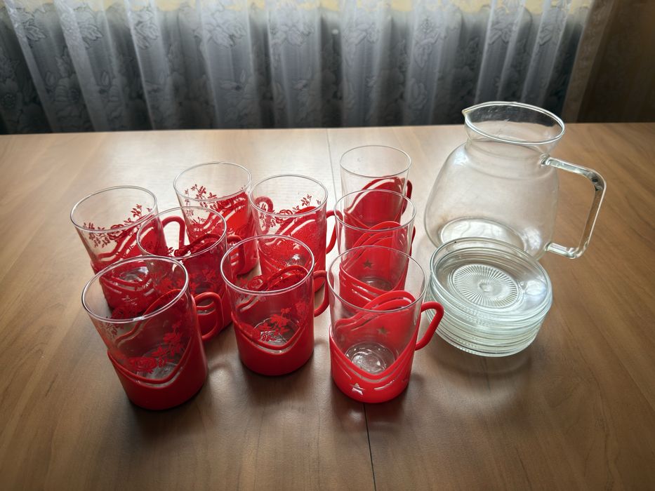 Zestaw do herbaty z talerzykami