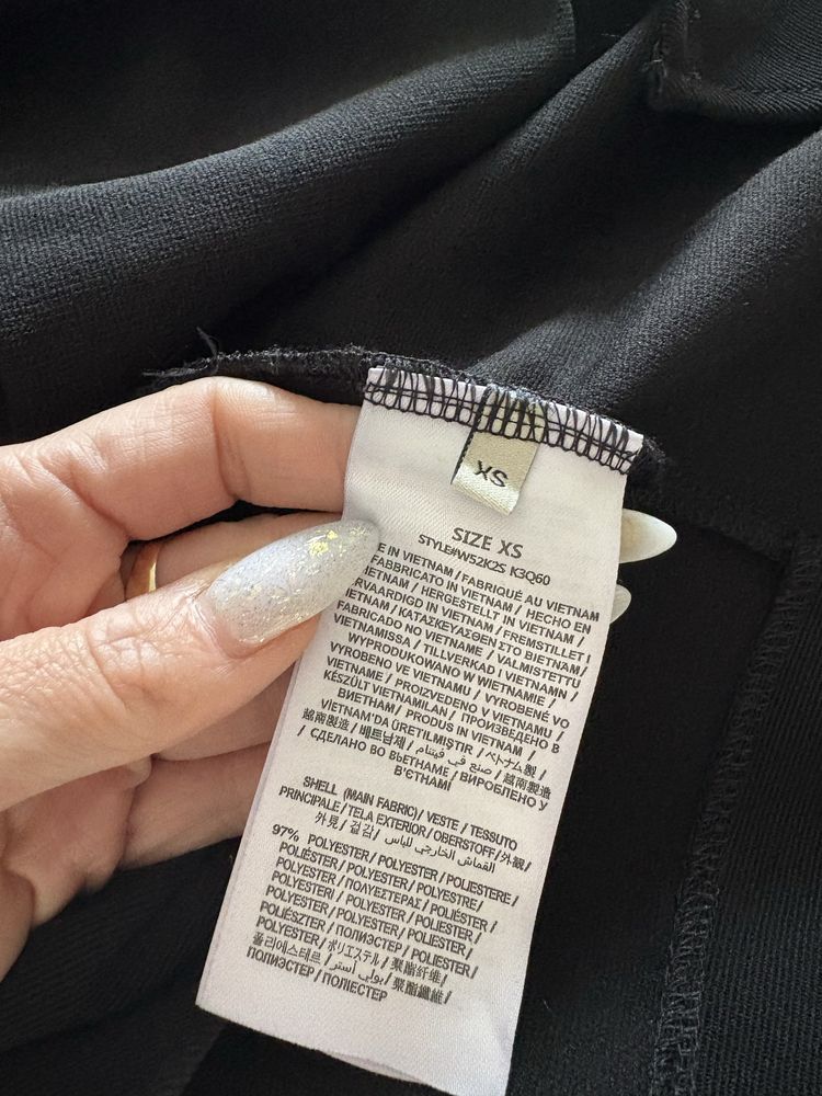 Sukienka Guess nowa rozmiar xs