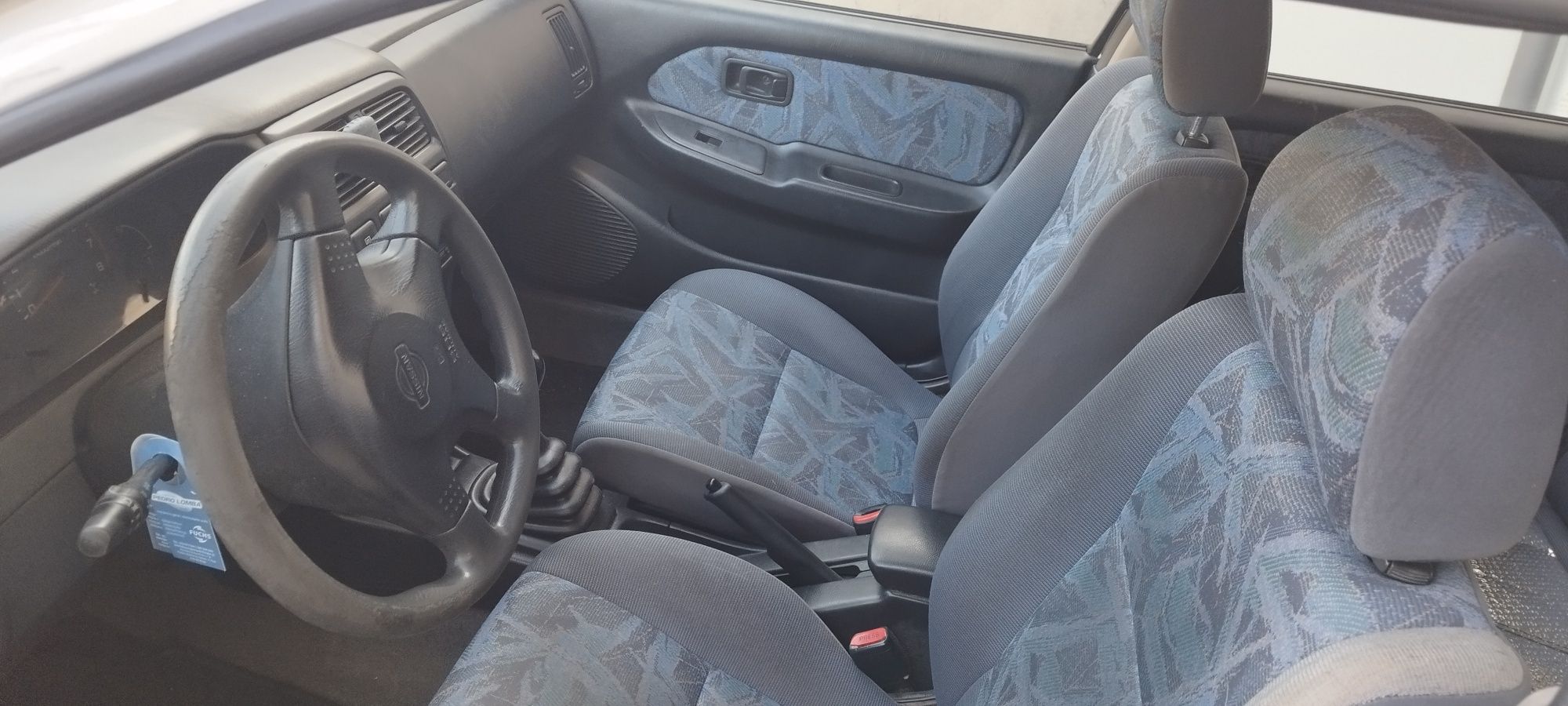 Nissan almera, excelente de mecânica. Com A/C.