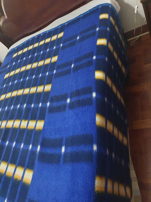 Cobertor - cama de casal - pouco uso/excelente estado