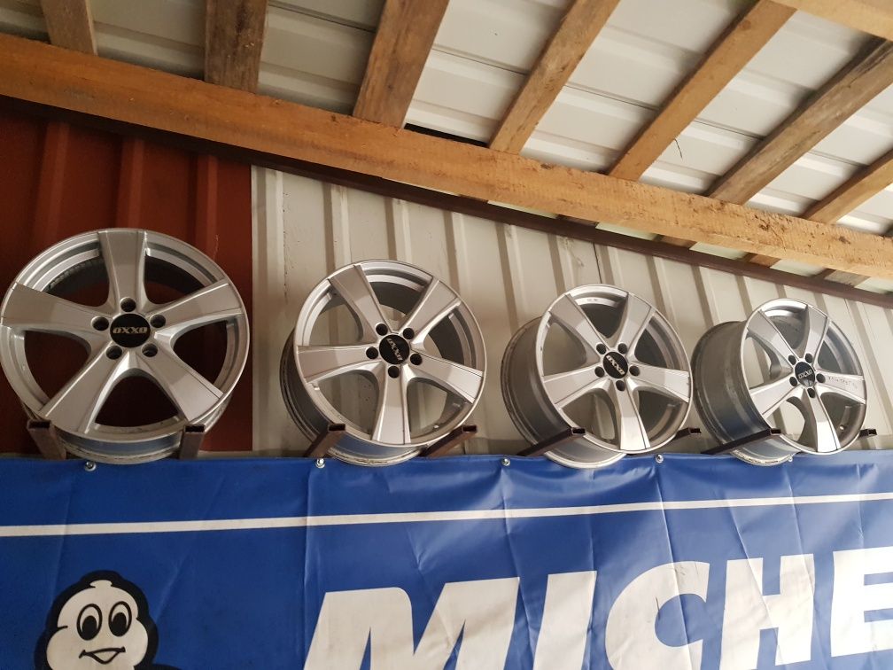 Felgi Aluminiowe Audi-Golf VI R17 5x112 ET50 -7.5J