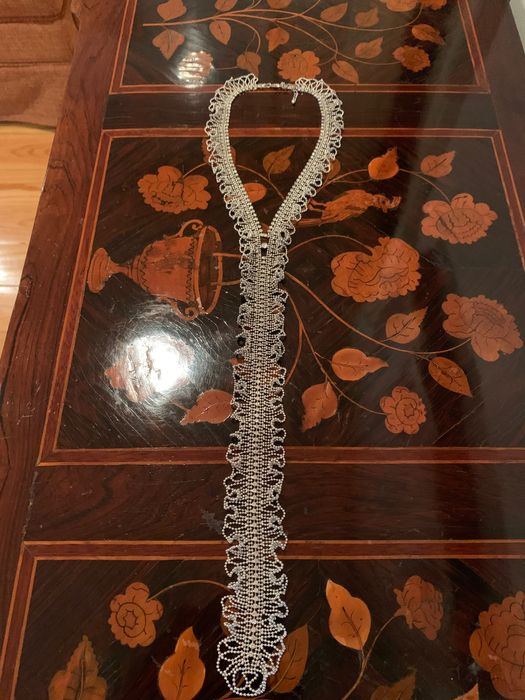 Colar gravata senhora