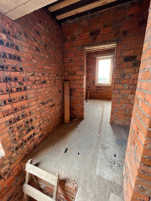 Продаж 2 поверхового будинку/ділянкою на 7 соток, 140 кв. м, 5 кімнат