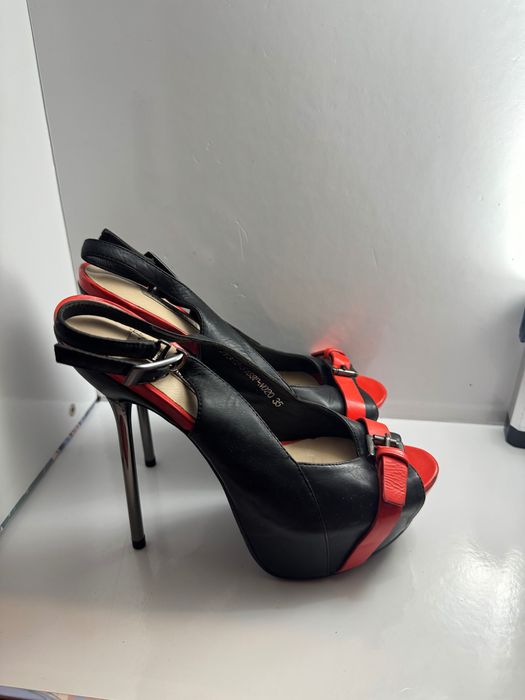 Новые босоножки Sasha Fabiani, кожа