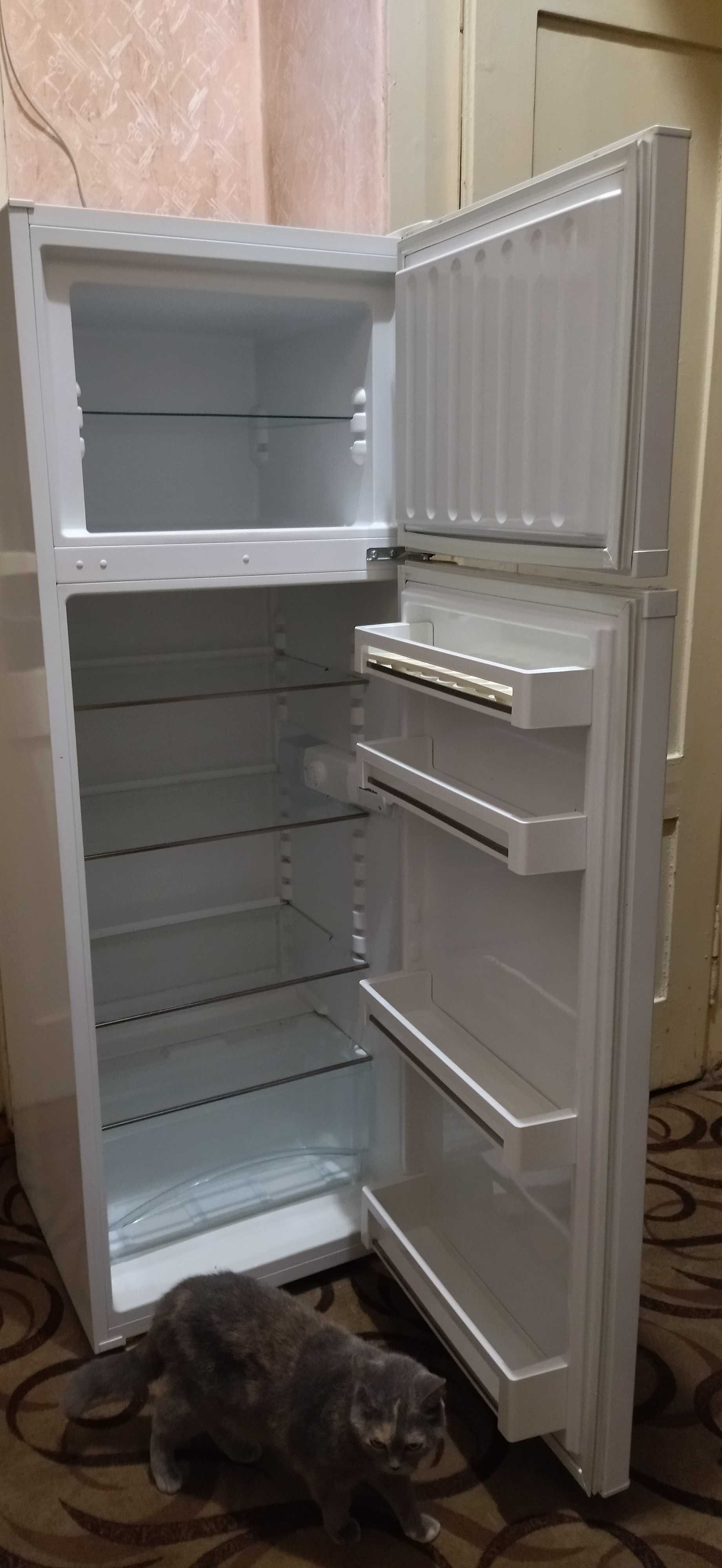 продам холодильник
