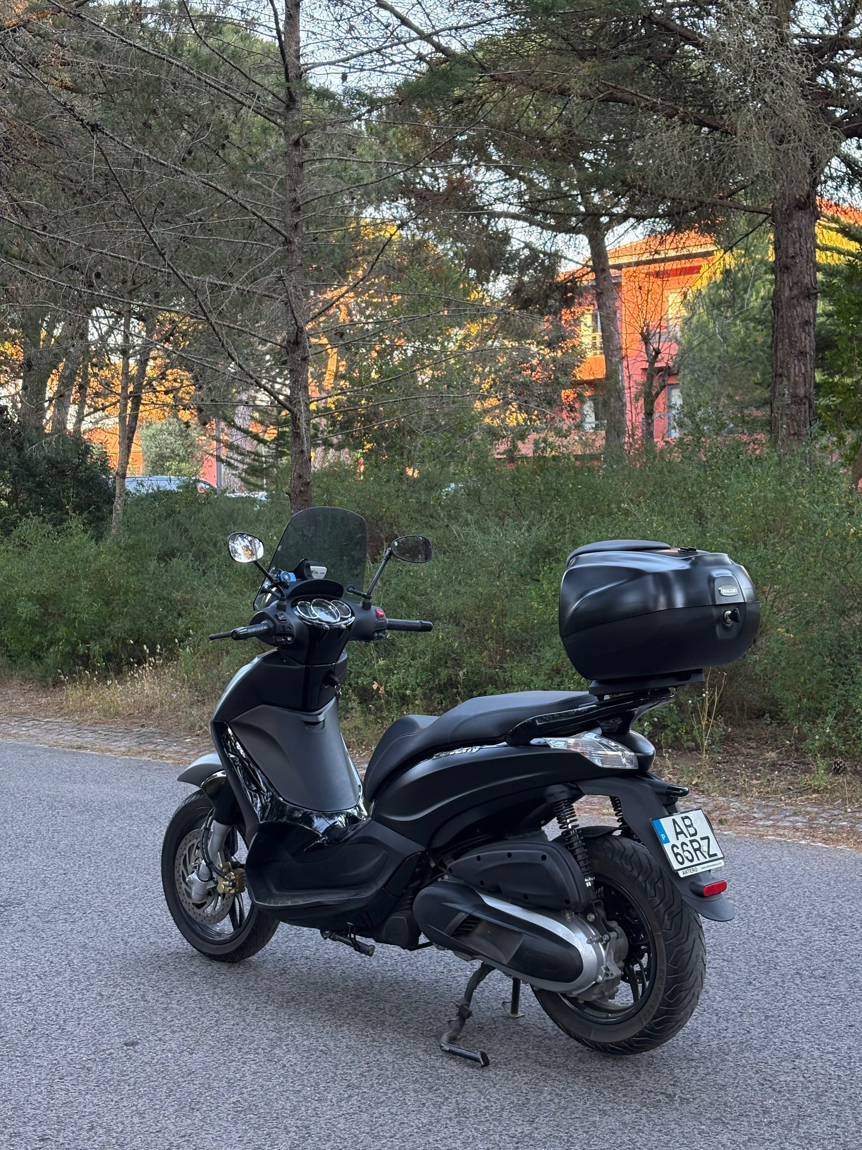 Piaggio Beverly Sport Touring 350