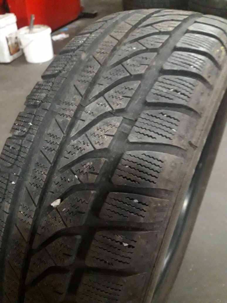 Opona 185/60R15 88T Dunlop SP Winter Response