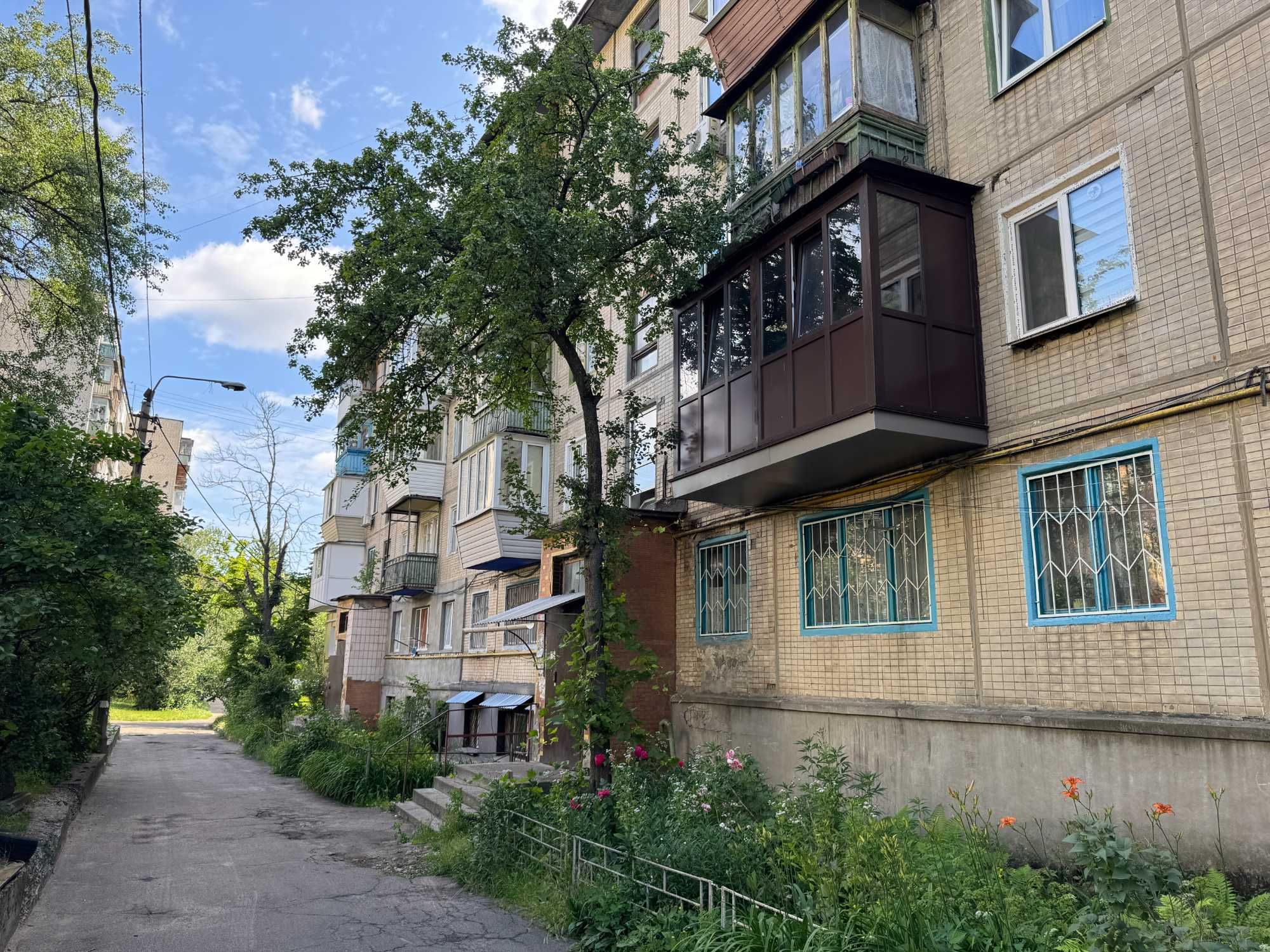 Продаж 2 кімн. квартири 40м2 на 4/5 поверх буд. вул. Вітряні Гори 10Д