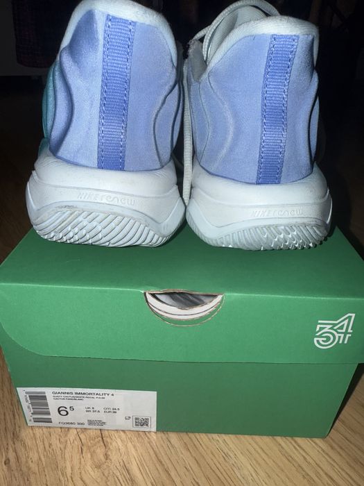 Nike Giannis Immortality 4 Christmas r.39