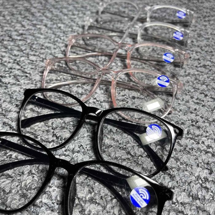 Новогодняя акция! Очки + подарок!