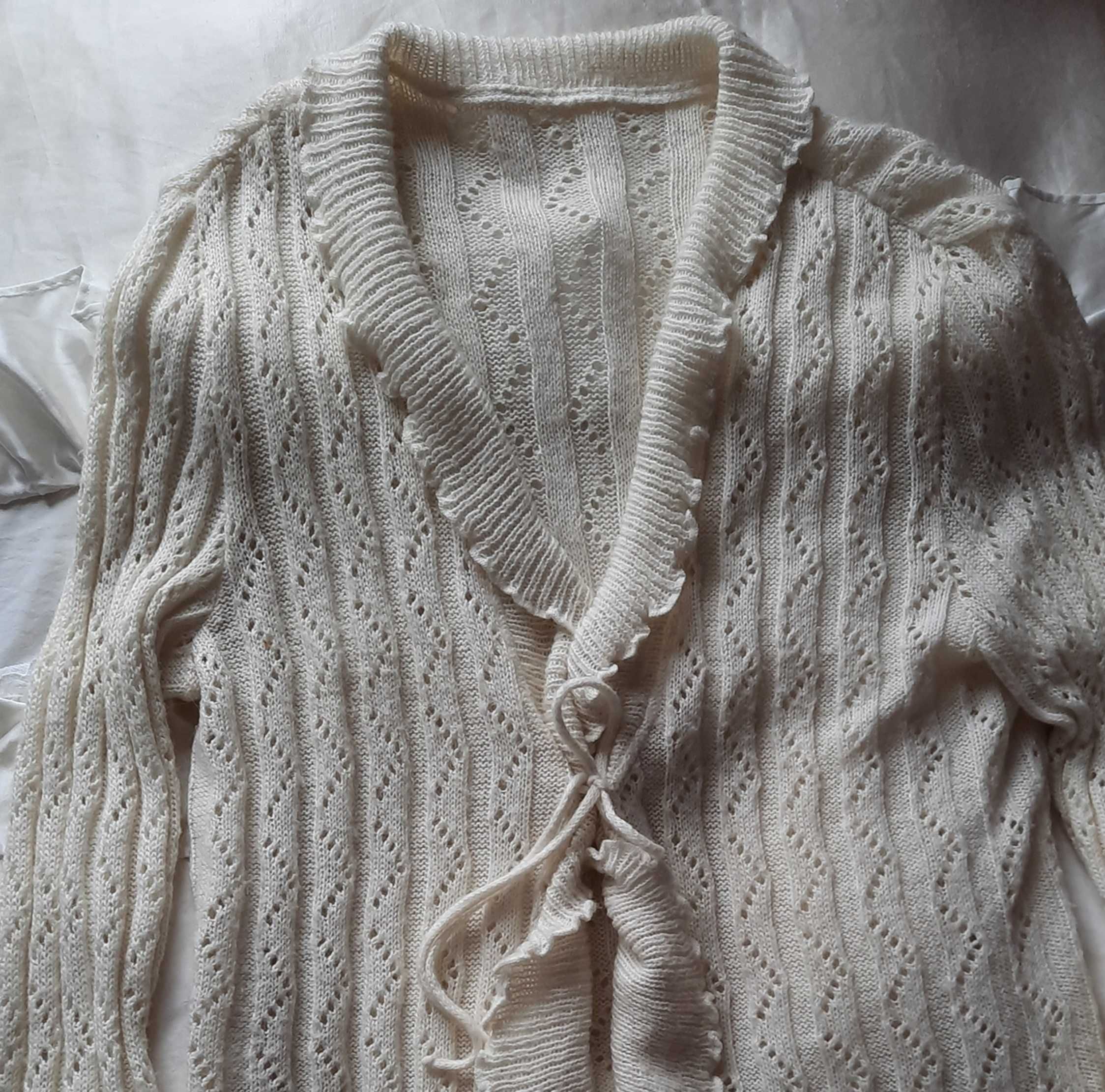 Ładny sweter ażur falbanki kremowy wiązany kardigan XL