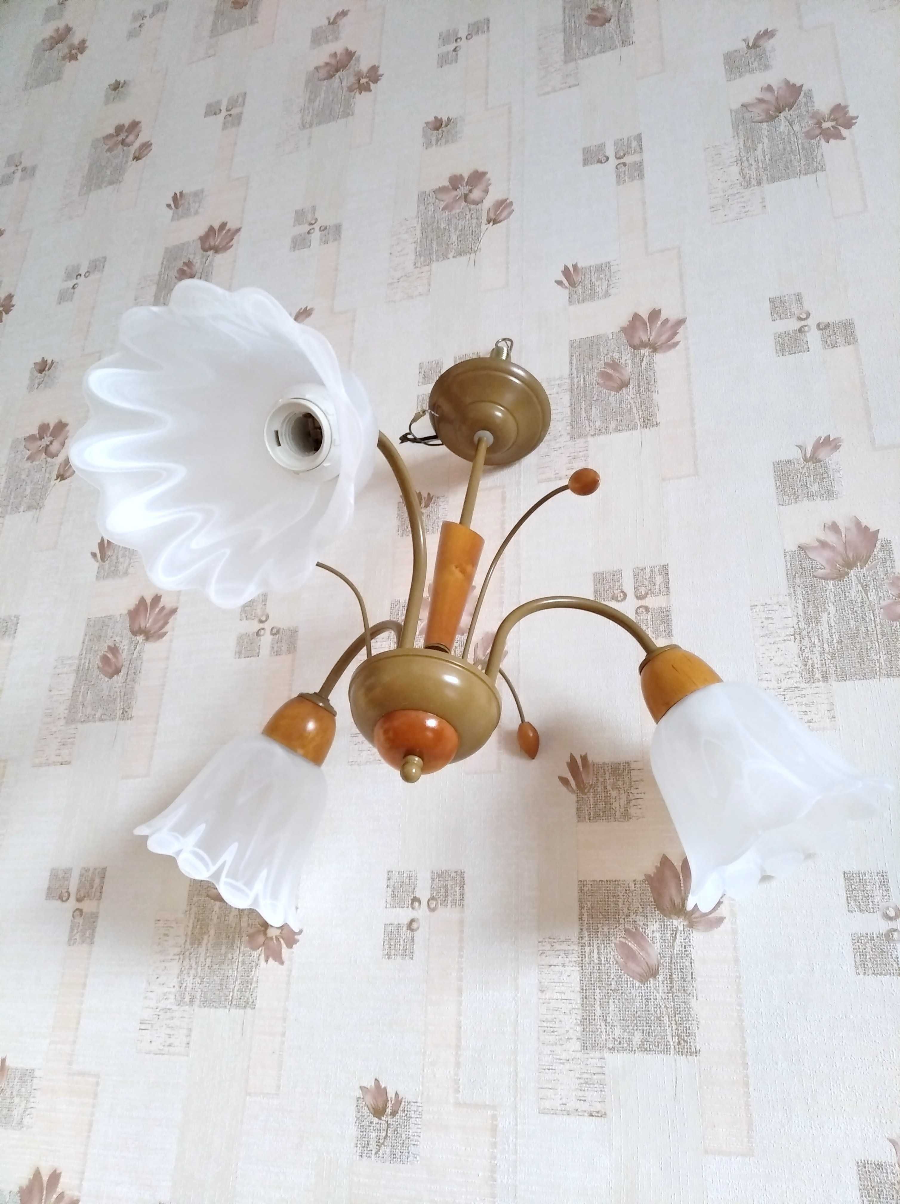 Lampa wisząca z kloszami szklanymi 3 ramienna żyrandol