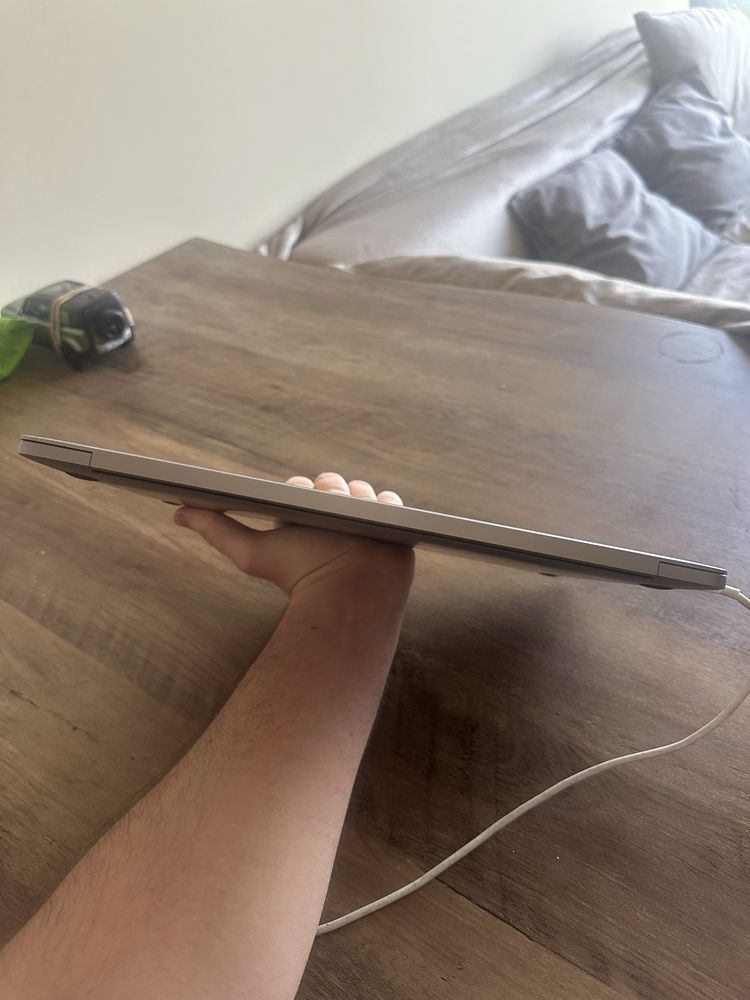 Macbook Pro 13 Touchbar i5/8gb/128gb