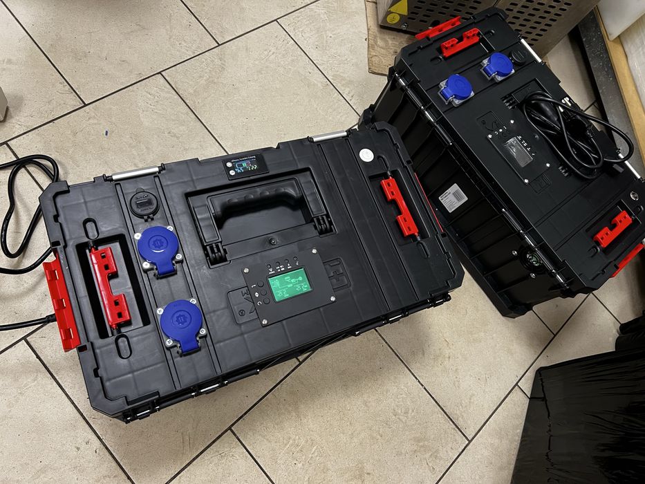 Зарядная станция 3100 ватт час акб CATL 150 ампер 24 вольта