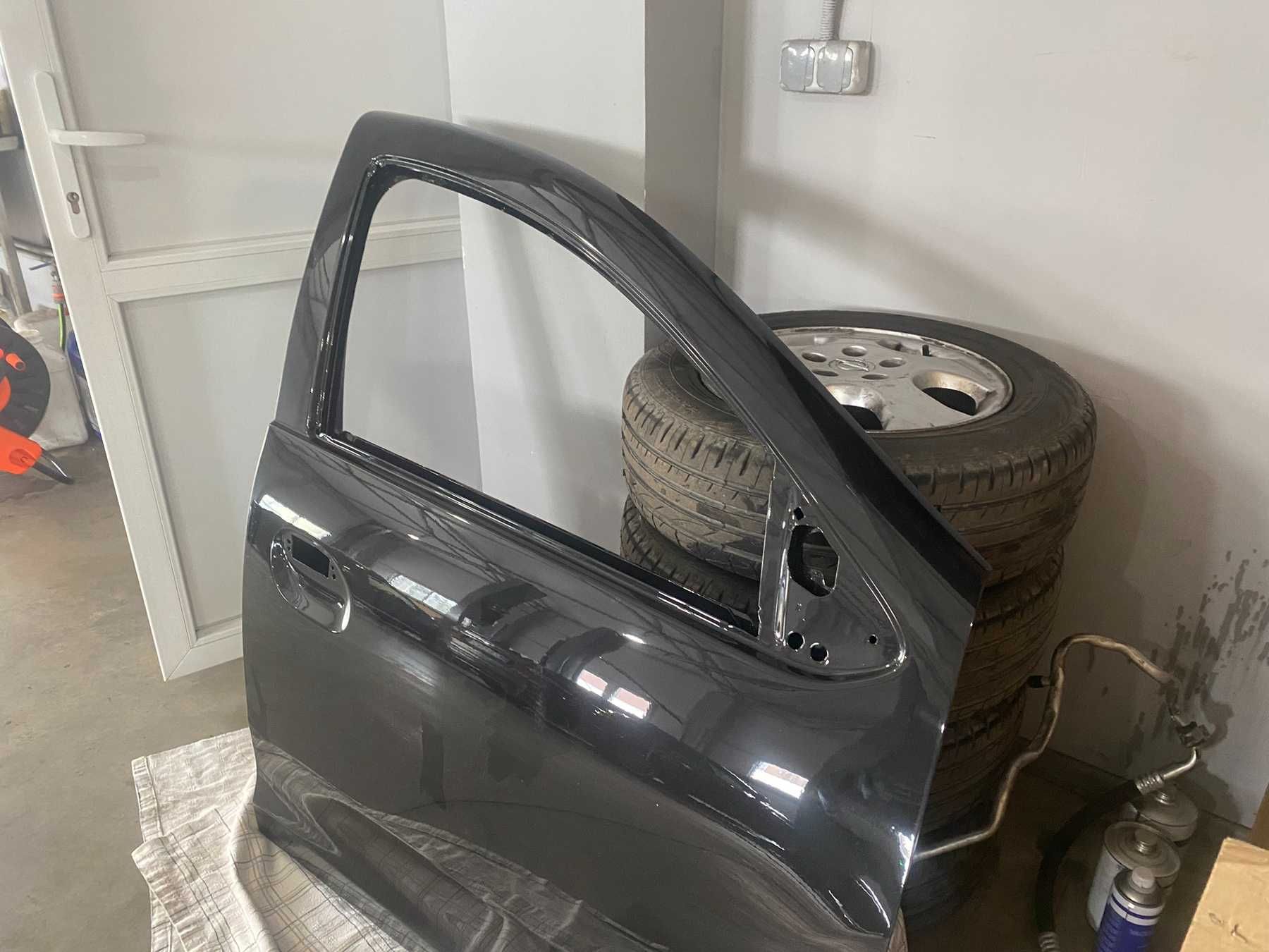 Дверка передня права Renault Duster NV676