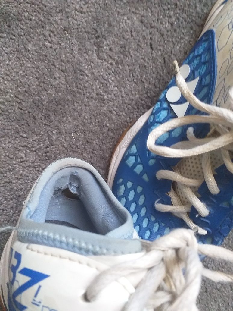 Damskie buty do badmintona YONEX rozm. 38