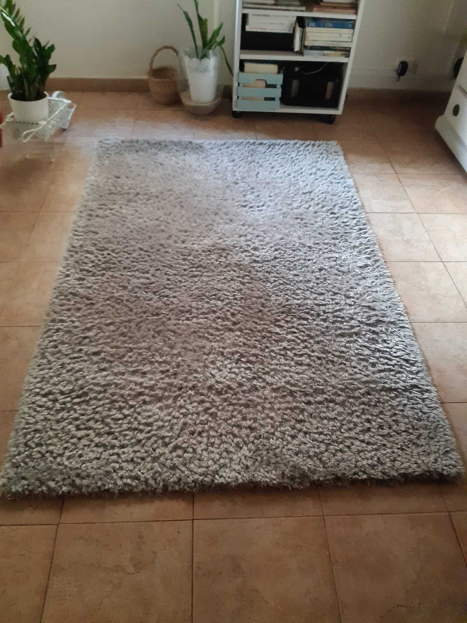 carpete com pouco uso