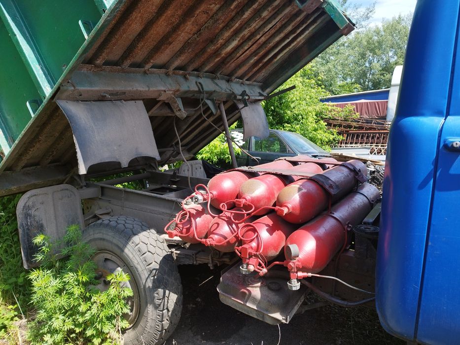 ЗІЛ розборка 4502 по запчастинам або все разом газ 3307 є лобове скло