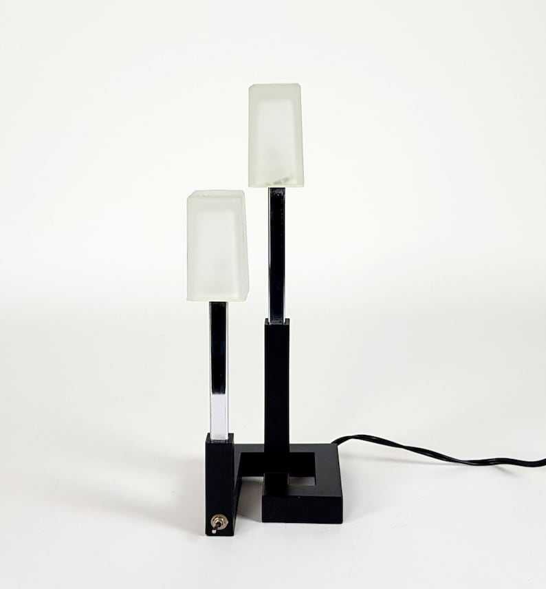 Postmodernistyczna Korsby Chromowana lampa stołowa z 2 poziomami