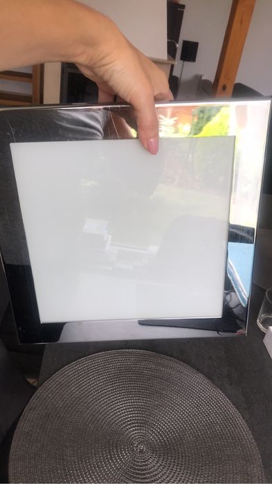 Lampa kwadratowa, plafon, ramka srebrna błyszcząca, szkło mleczne