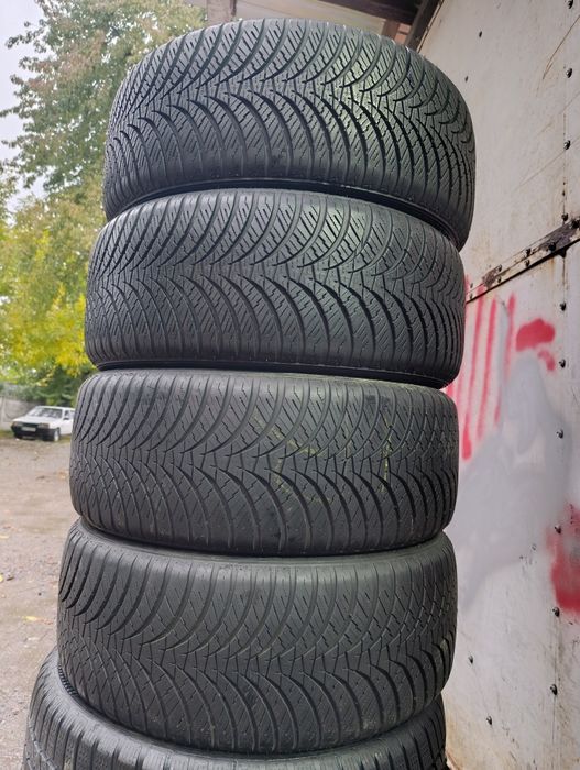 235/45/18 Falken комплект  зима