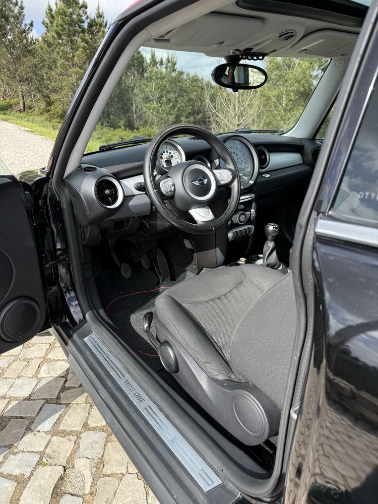 Mini Cooper D 1.6 — Impecável, com muitos extras e 4 pneus novos