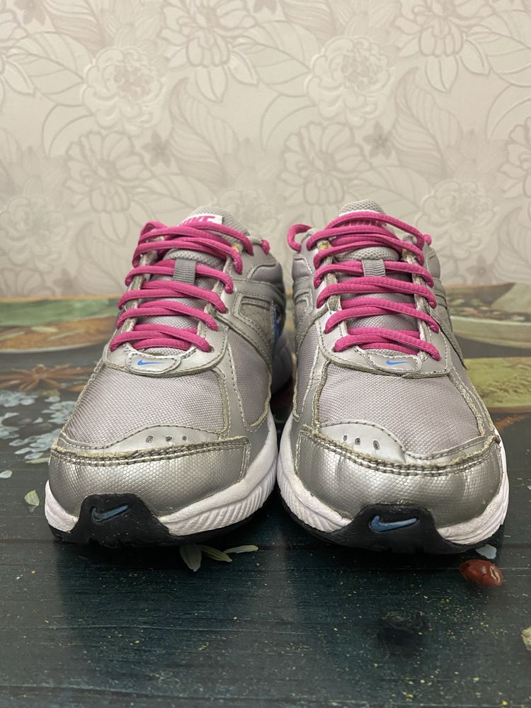 Крассовки Nike dart 9 Оригінал 37р.