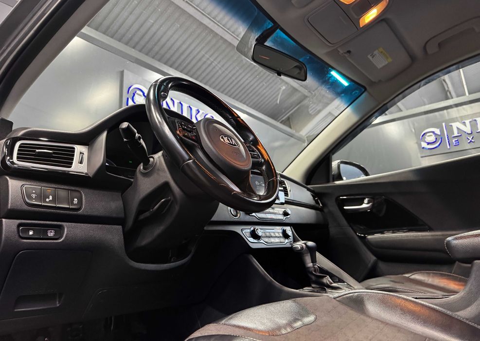 Продам гібридну Kia Niro 2017, 1.6 (HEV)