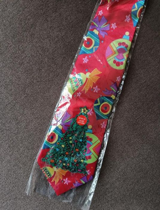 Святкова музична краватка