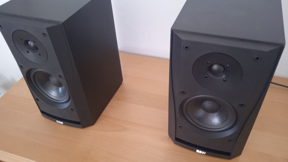 Colunas Bowers & Wilkins DM302