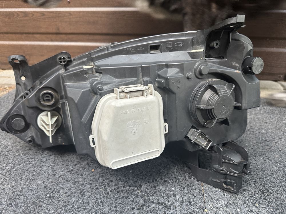 Lampy SOCZEWKA CORSA C 1.2 2005