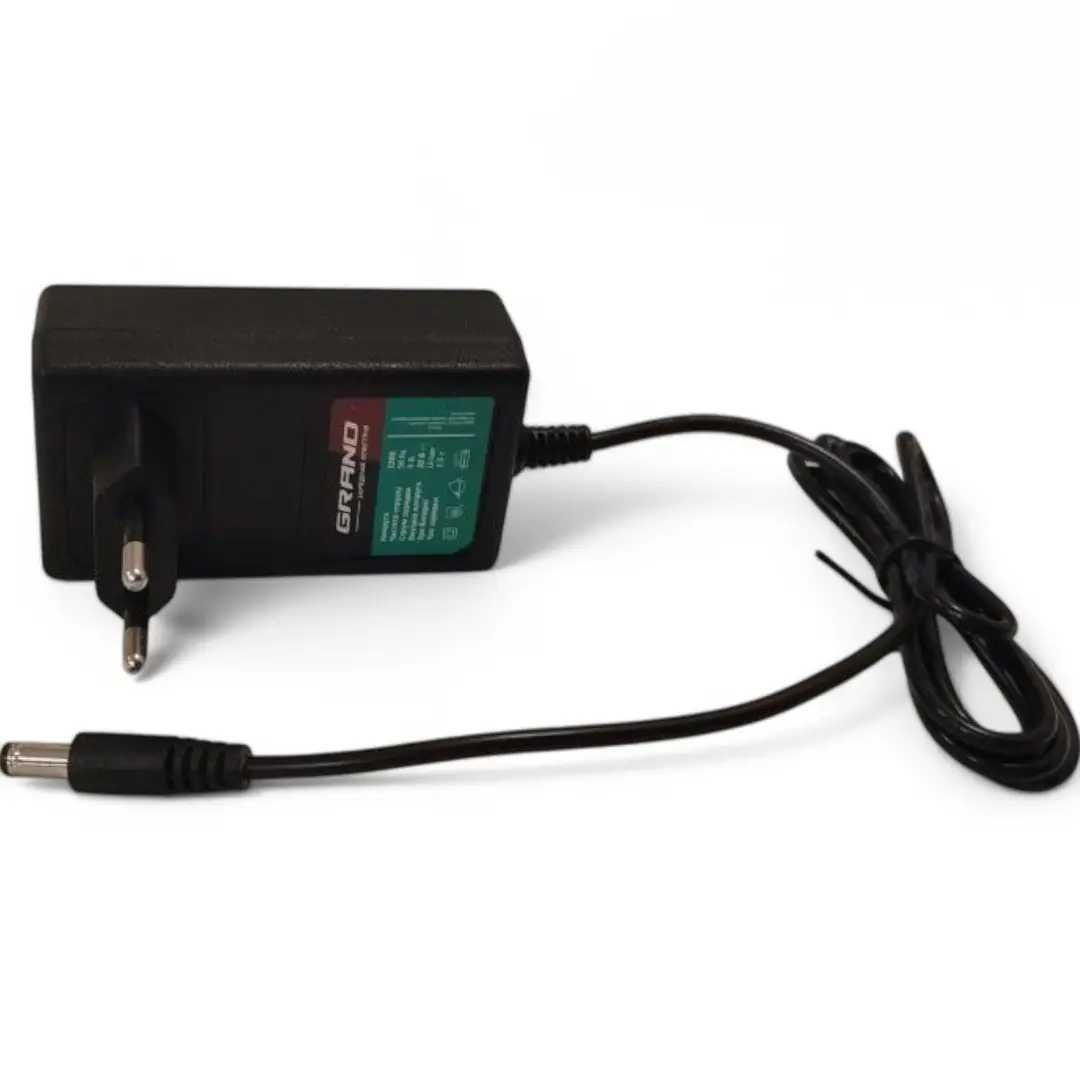 Аккумуляторная батарея Grand 20V, 2АЧ и ЗУ.