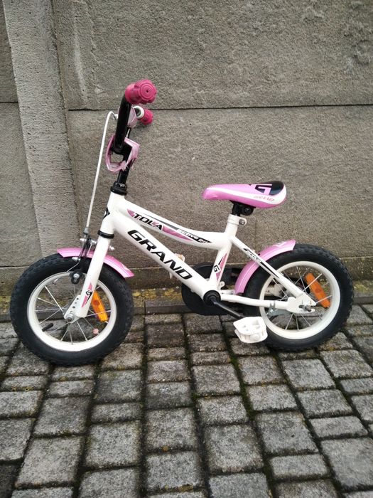 Sprzedam rower koła 12", rowerek biegowy,auto na pedały.