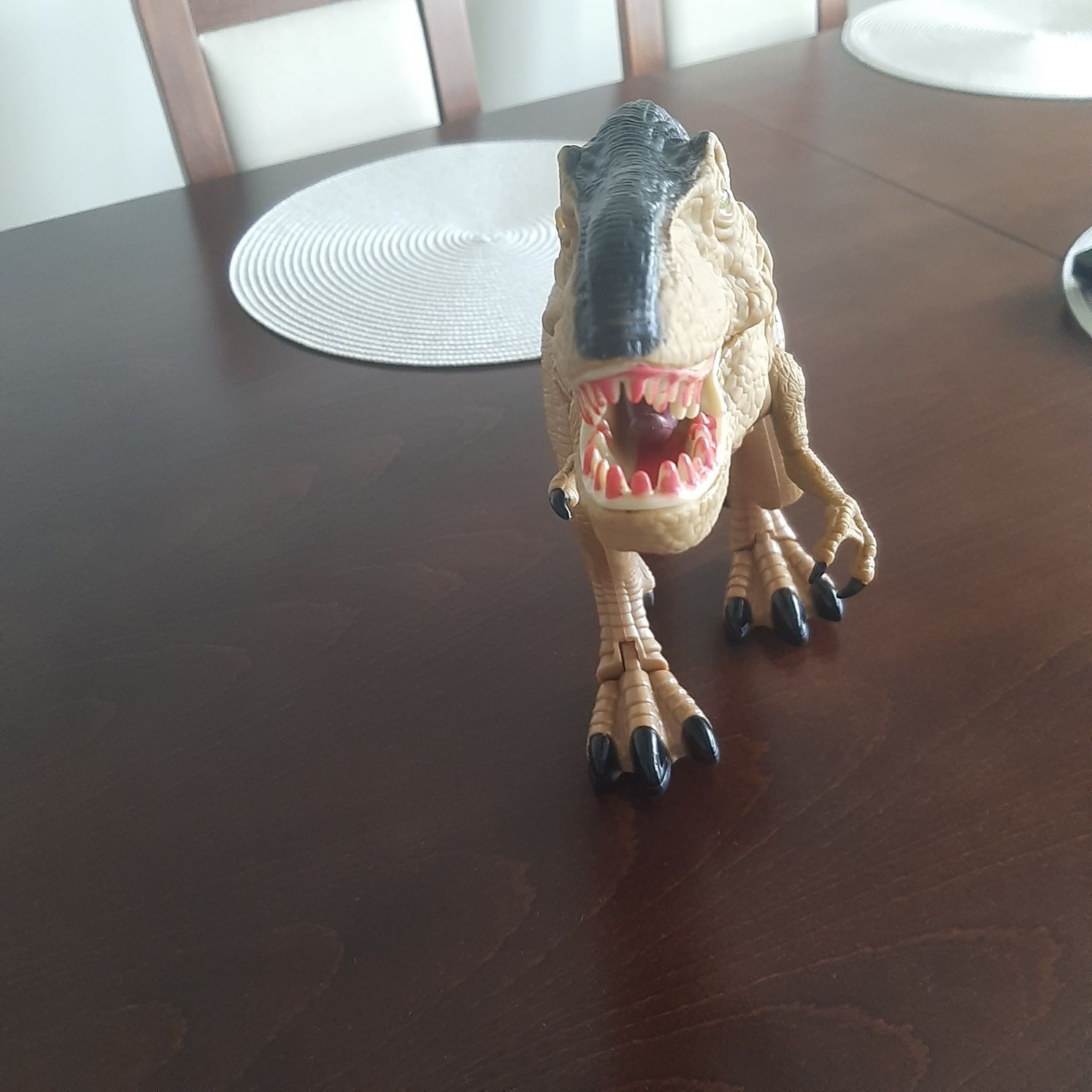 Duży 54cm interaktywny dinozaur T-rex ryczy,chodzi, świecą mu się oczy