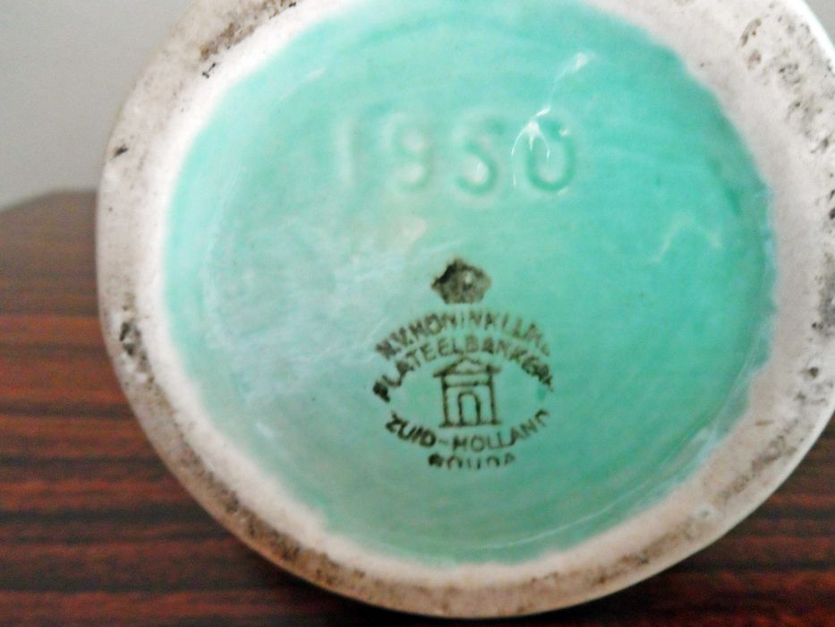 Garrafas de cerâmica antigas