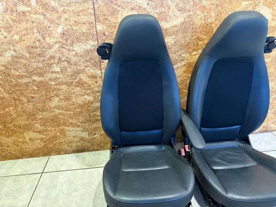 Bancos em pele com apoio de braço smart fortwo 451