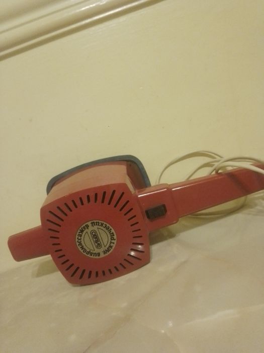 Продам електричний вібромасажер "Єльво"