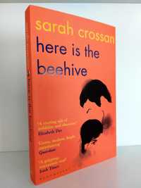 Livro Here is the Beehive, Sarah Crossan (inglês)