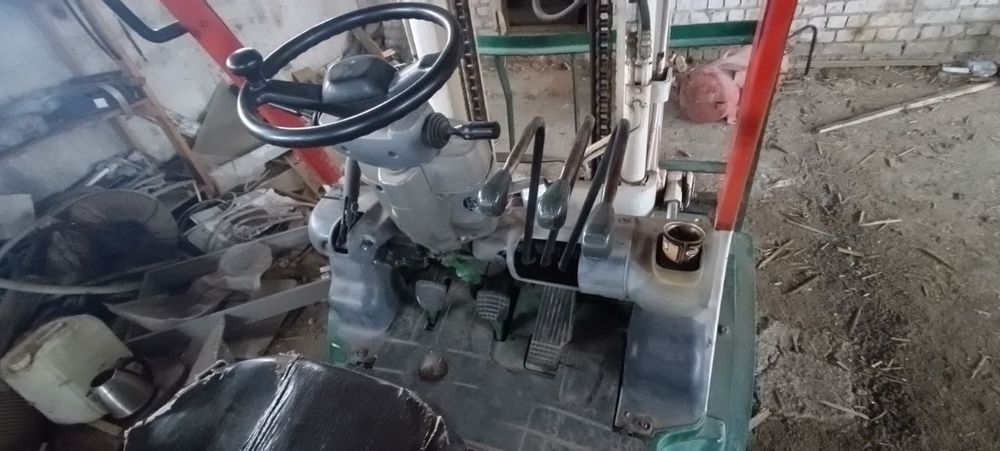 Навантажувач вилковий