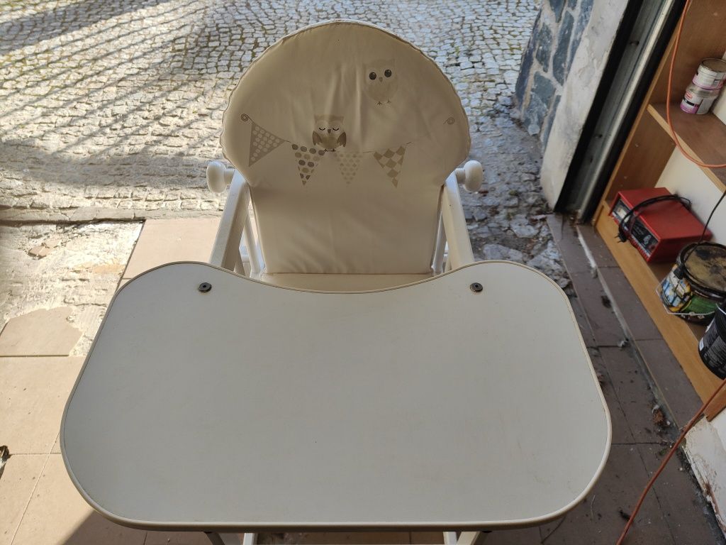 Krzesełko do karmienia dziecka