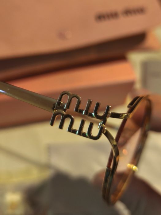 Óculos de sol Miu Miu